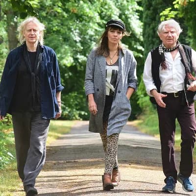TON STEINE SCHERBEN feat.: BIRTE VOLTA